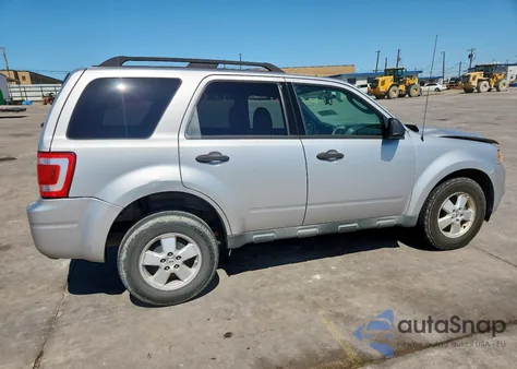 2012 Ford Escape Xlt z USA, uszkodzony, nr VIN 1FMCU9D73CKB68393
